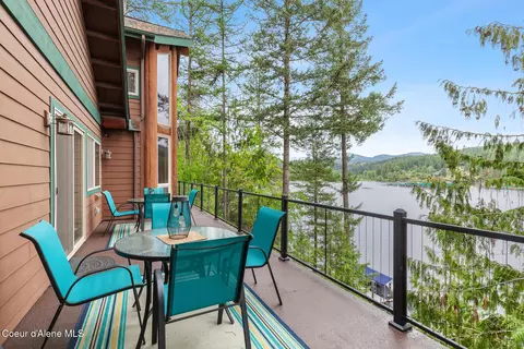 8247 W Shorecrest Rd, Coeur D'alene, ID 83814