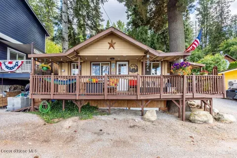 22807 E Park Beach Rd, Newman Lake, WA 99025