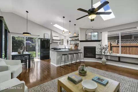1139 N 6th St, Coeur D'alene, ID 83814