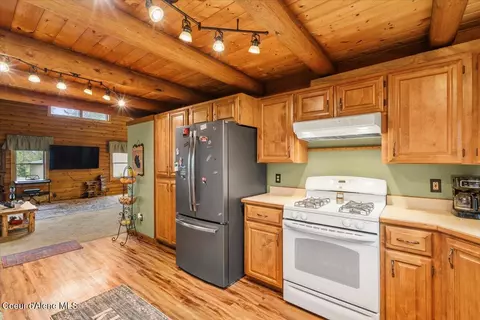 Kitchen - 14751 N Smith Ave, Rathdrum, ID 83858 photo 2 of 3