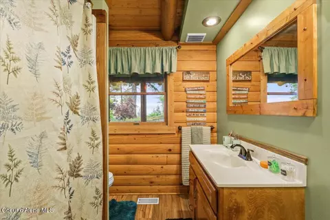 Bath - 14751 N Smith Ave, Rathdrum, ID 83858 photo 1 of 3