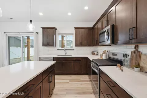 Kitchen - 8323 W Splitrail Ave, Rathdrum, ID 83858 photo 1 of 2