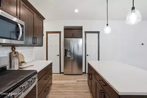 Kitchen - 8323 W Splitrail Ave, Rathdrum, ID 83858 photo 2 of 2