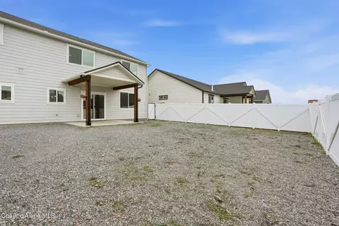 Exterior - 8323 W Splitrail Ave, Rathdrum, ID 83858 photo 4 of 5