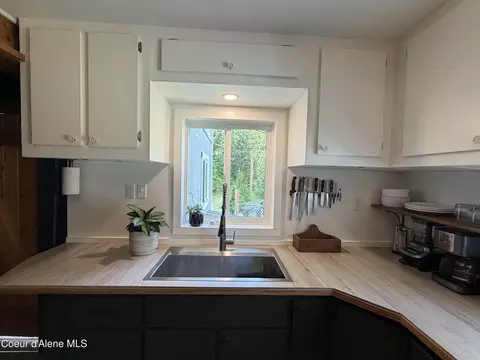 Kitchen - 452 Toad Rd, Priest River, ID 83856 photo 2 of 3