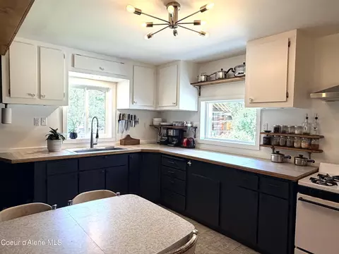 Kitchen - 452 Toad Rd, Priest River, ID 83856 photo 3 of 3