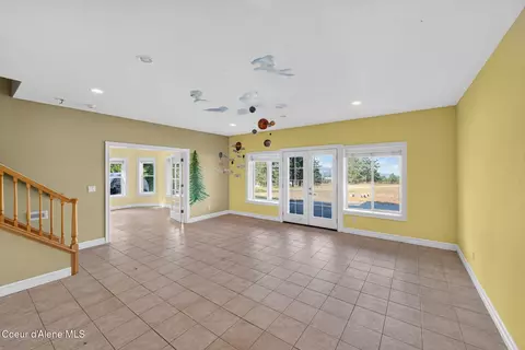 Living - 2953 E Badger Rd, Harrison, ID 83833 photo 9 of 11