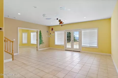 Living - 2953 E Badger Rd, Harrison, ID 83833 photo 4 of 11