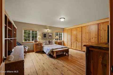 Bedroom - 235 Kiebert Loop, Hope, ID 83836 photo 9 of 10