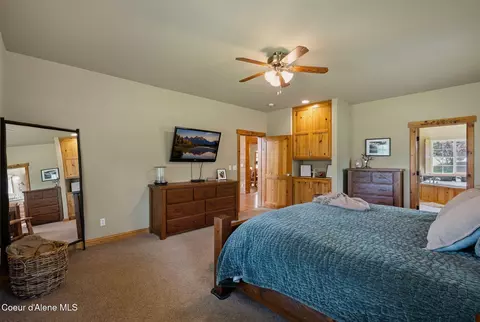 Bedroom - 235 Kiebert Loop, Hope, ID 83836 photo 3 of 10