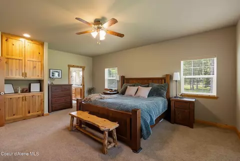 Bedroom - 235 Kiebert Loop, Hope, ID 83836 photo 2 of 10