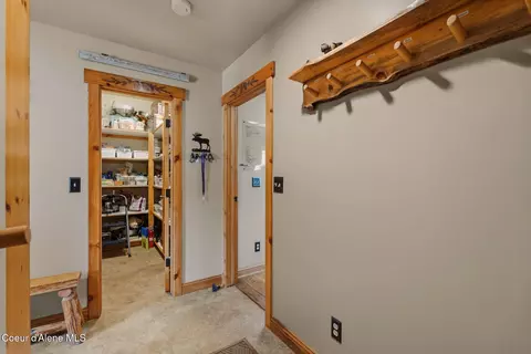 Entry Way - 235 Kiebert Loop, Hope, ID 83836 photo 4 of 6