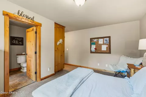 Bedroom - 235 Kiebert Loop, Hope, ID 83836 photo 8 of 10