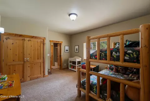 Bedroom - 235 Kiebert Loop, Hope, ID 83836 photo 6 of 10
