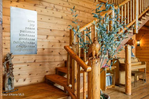 Entry Way - 235 Kiebert Loop, Hope, ID 83836 photo 6 of 6