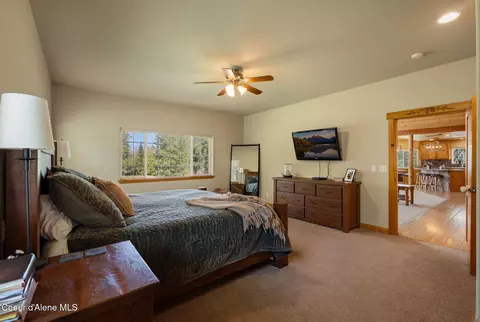 Bedroom - 235 Kiebert Loop, Hope, ID 83836 photo 4 of 10