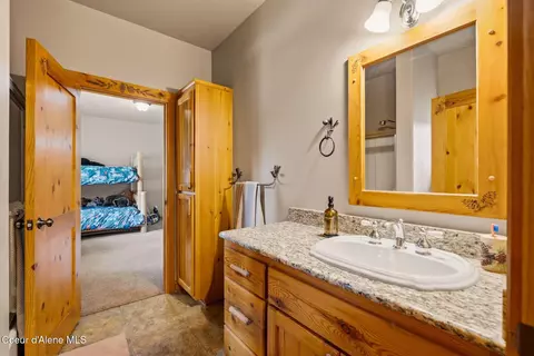 Bath - 235 Kiebert Loop, Hope, ID 83836 photo 4 of 6