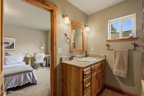 Bath - 235 Kiebert Loop, Hope, ID 83836 photo 6 of 6