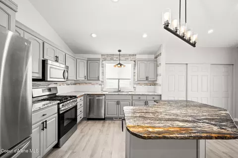 2617 W Blueberry Cir, Hayden, ID 83835