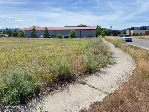 3556 E Covington Ave, Post Falls, ID 83854 photo 2