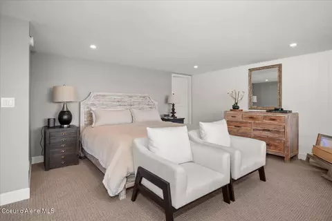 Bedroom - 15109 S Pebble Beach Loop, Harrison, ID 83833 photo 4 of 6