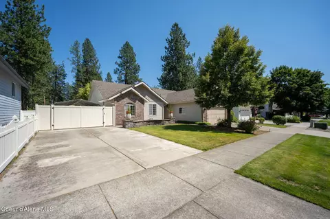 5968 N Christopher Dr, Coeur D'alene, ID 83815
