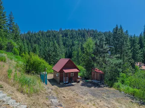 999 Cherry Creek Rd, Saint Maries, ID 83861