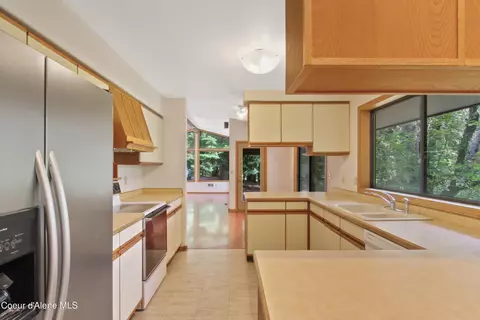 Kitchen - 150 Denali Rd, Sagle, ID 83860 photo 3 of 3