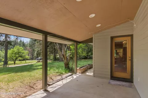 Exterior - 150 Denali Rd, Sagle, ID 83860 photo 8 of 12