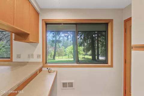 Kitchen - 150 Denali Rd, Sagle, ID 83860 photo 2 of 3