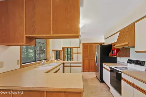 Kitchen - 150 Denali Rd, Sagle, ID 83860 photo 1 of 3