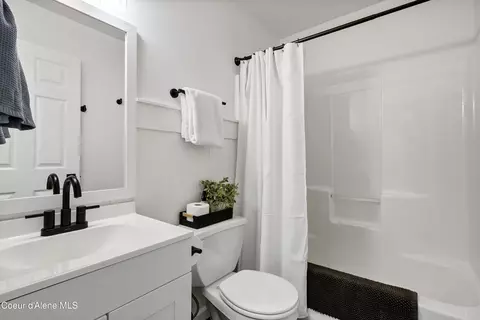 Bath - 1400 E Cactus Ave, Post Falls, ID 83854 photo 2 of 2