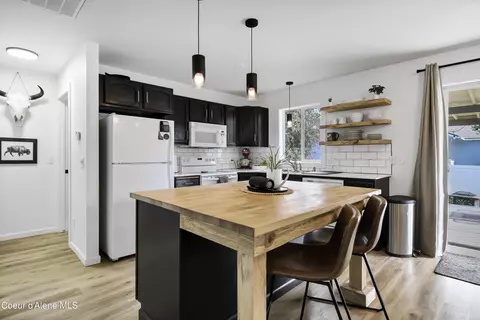 Kitchen - 1400 E Cactus Ave, Post Falls, ID 83854 photo 3 of 3