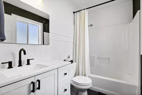 Bath - 1400 E Cactus Ave, Post Falls, ID 83854 photo 1 of 2