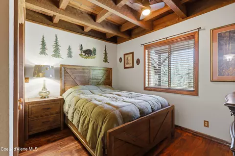 Bedroom - 1542 Peninsula Rd, Hope, ID 83836 photo 5 of 6