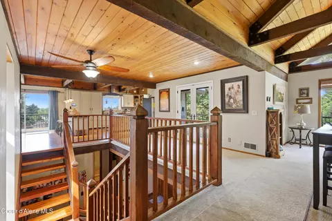Entry Way - 1542 Peninsula Rd, Hope, ID 83836 photo 3 of 8