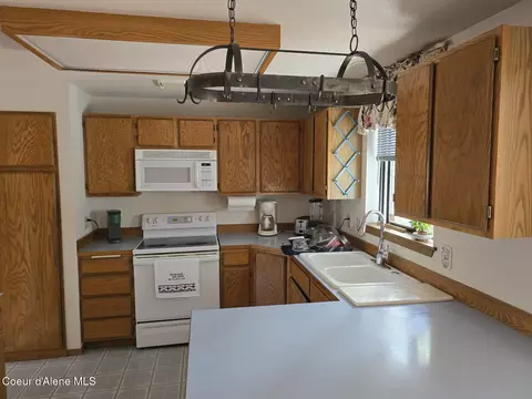 Kitchen - 1612 E Plaza Dr, Post Falls, ID 83854 photo 1 of 2