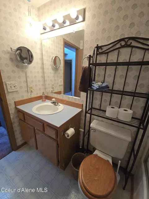 Bath - 1612 E Plaza Dr, Post Falls, ID 83854 photo 1 of 2