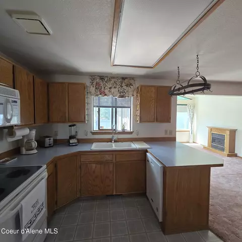Kitchen - 1612 E Plaza Dr, Post Falls, ID 83854 photo 2 of 2