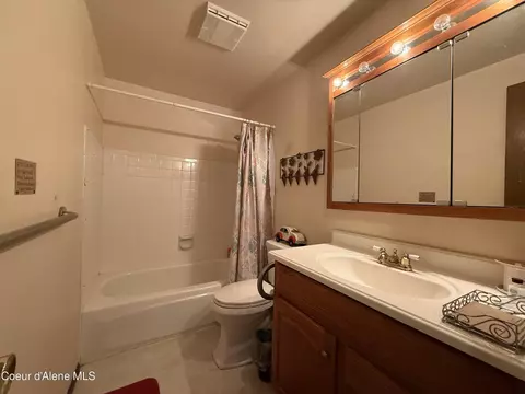 Bath - 2018 E Winter Ct, Post Falls, ID 83854 photo 1 of 3