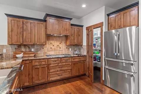 Kitchen - 3674 E Basin Falls Rd, Hayden, ID 83835 photo 5 of 6