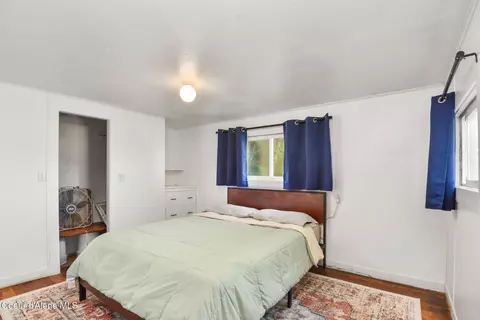 Bedroom - 108 E Lincoln Ct, Harrison, ID 83833 photo 3 of 4