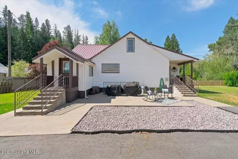 905 S Division St, Pinehurst, ID 83850 photo 3