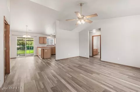 Living - 655 E Tiger Ave, Post Falls, ID 83854 photo 4 of 4
