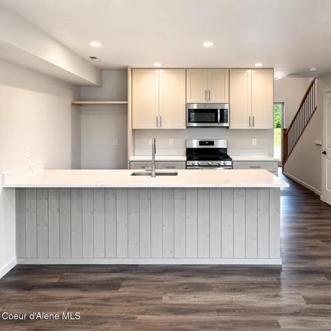9830 N Laylin Cir, Hayden, ID 83835