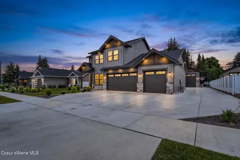 9116 N Raintree Ln, Hayden, ID 83835