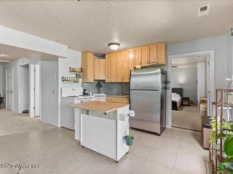 Kitchen - 632 S Rabbit Trl, Post Falls, ID 83854 photo 4 of 5