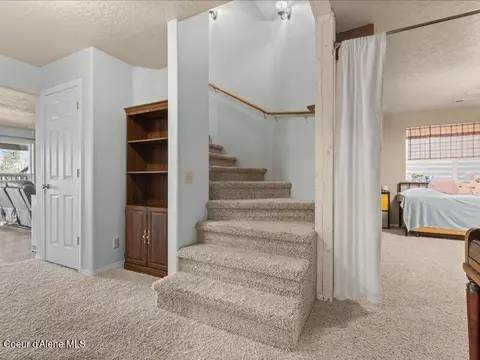 Entry Way - 632 S Rabbit Trl, Post Falls, ID 83854 photo 7 of 8