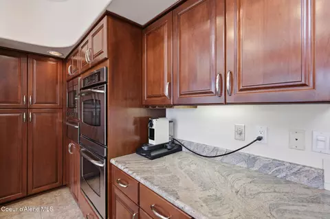 Kitchen - 4790 E Inverness Dr, Post Falls, ID 83854 photo 7 of 9