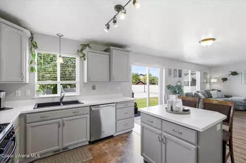 Kitchen - 1879 E Warbler Ln, Post Falls, ID 83854 photo 2 of 5